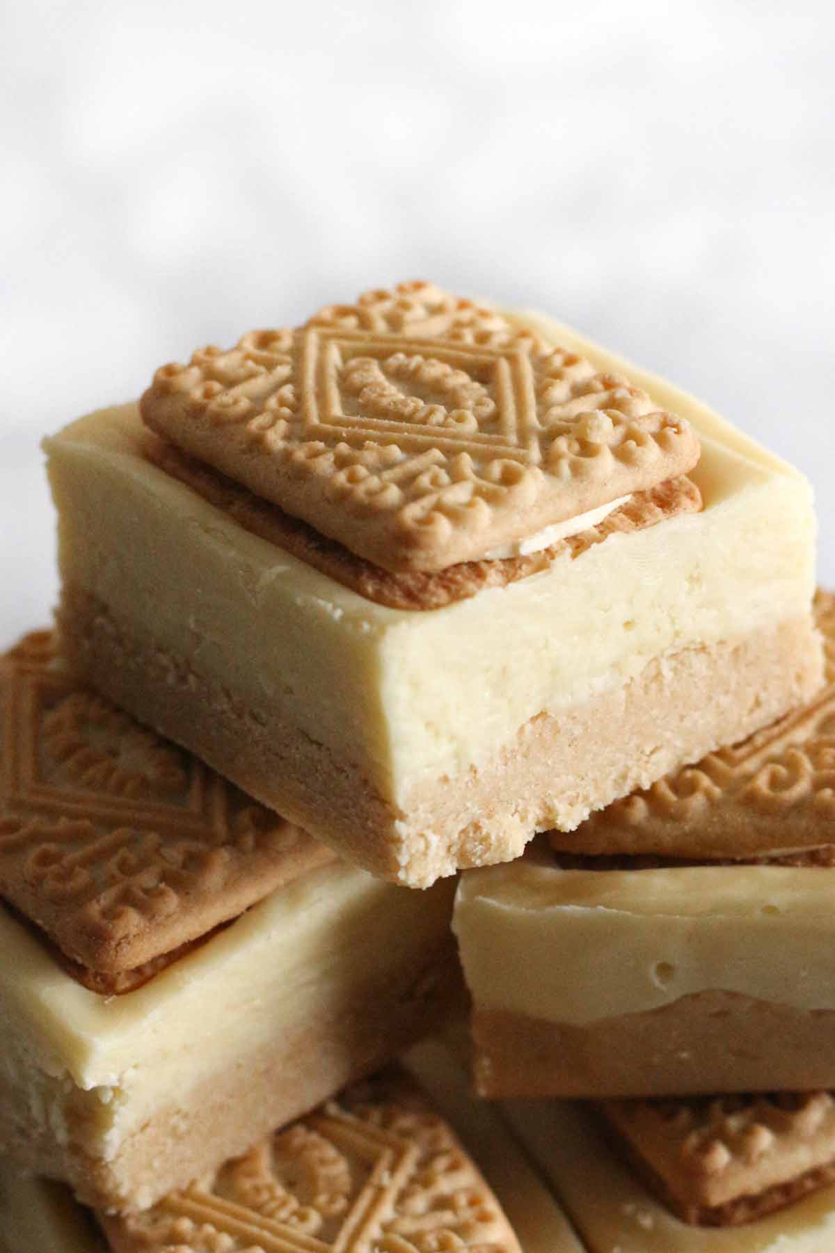 Custard Cream Tray Bake Slice (No-Bake)