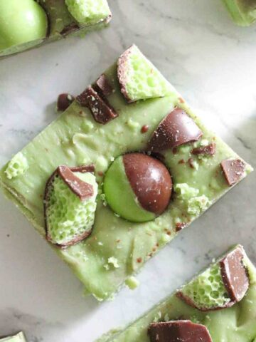 green mint aero fudge overhead thumbnail image