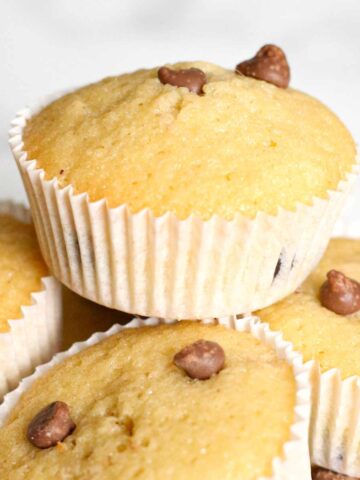 thumbnail image of chocolate chip fairy cakes