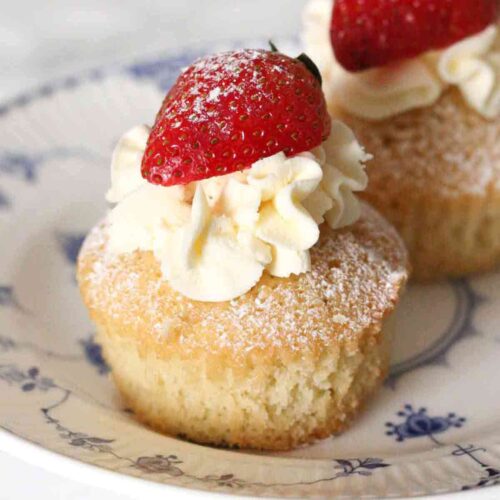 thumbnail image of victoria sponge cupcakes