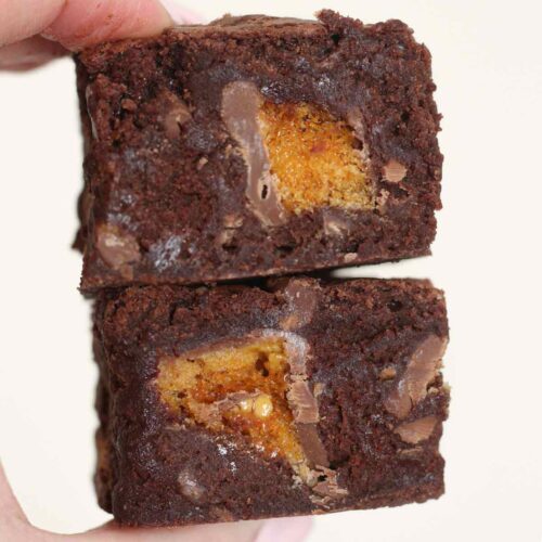 thumbnail image of two slices of chocolate honeycomb crunchie brownies