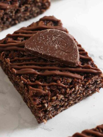 thumbnail image of chocolate orange flapjacks with terrys segments on top