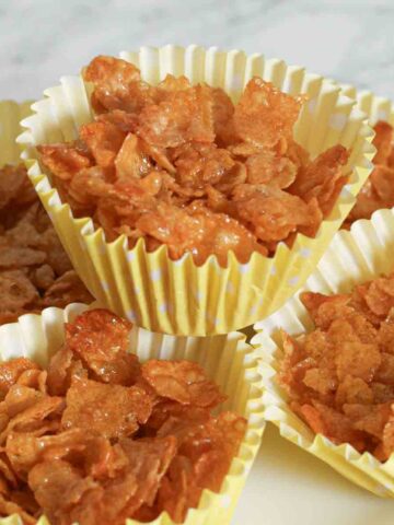 thumbnail image of golden syrup cornflake cakes