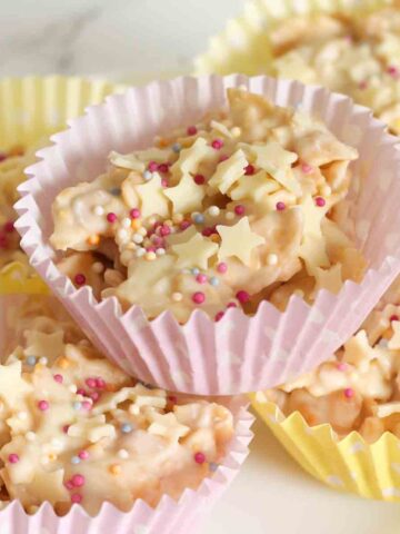 thumbnail image of white chocolate cornflake cakes2