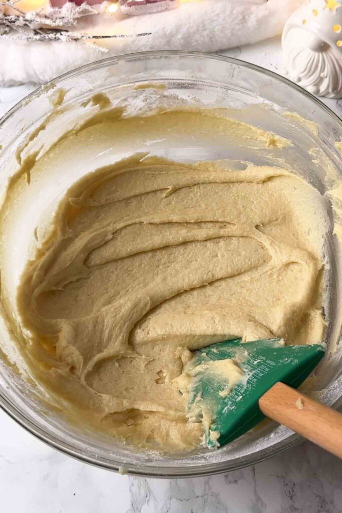 cake mix in a large bowl