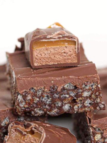 thumbnail image of no bake mars bar tray bake cake