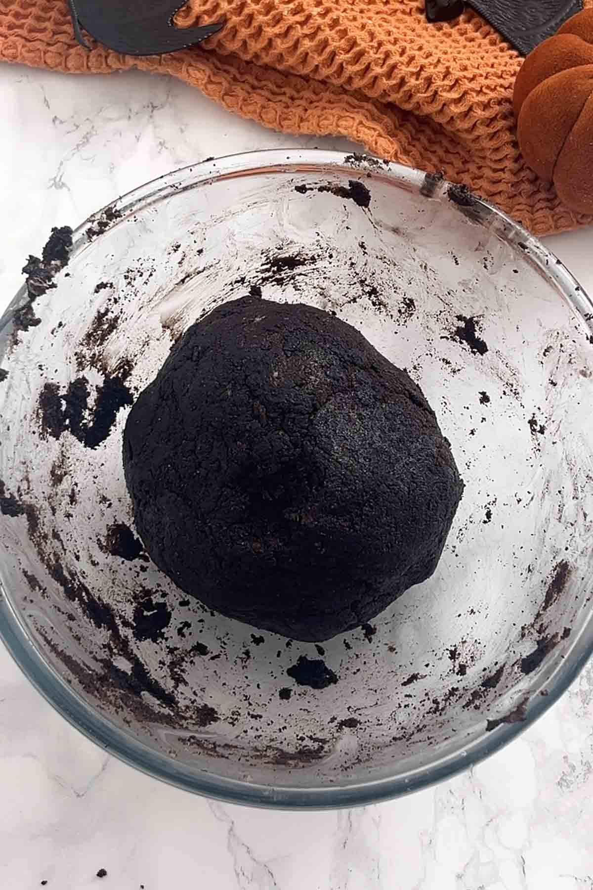 ball of oreo cream cheese mixture