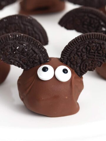 thumbnail image of oreo bat truffles for halloween
