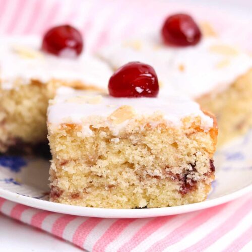 thumbnail image of cherry bakewell traybake cake without pastry