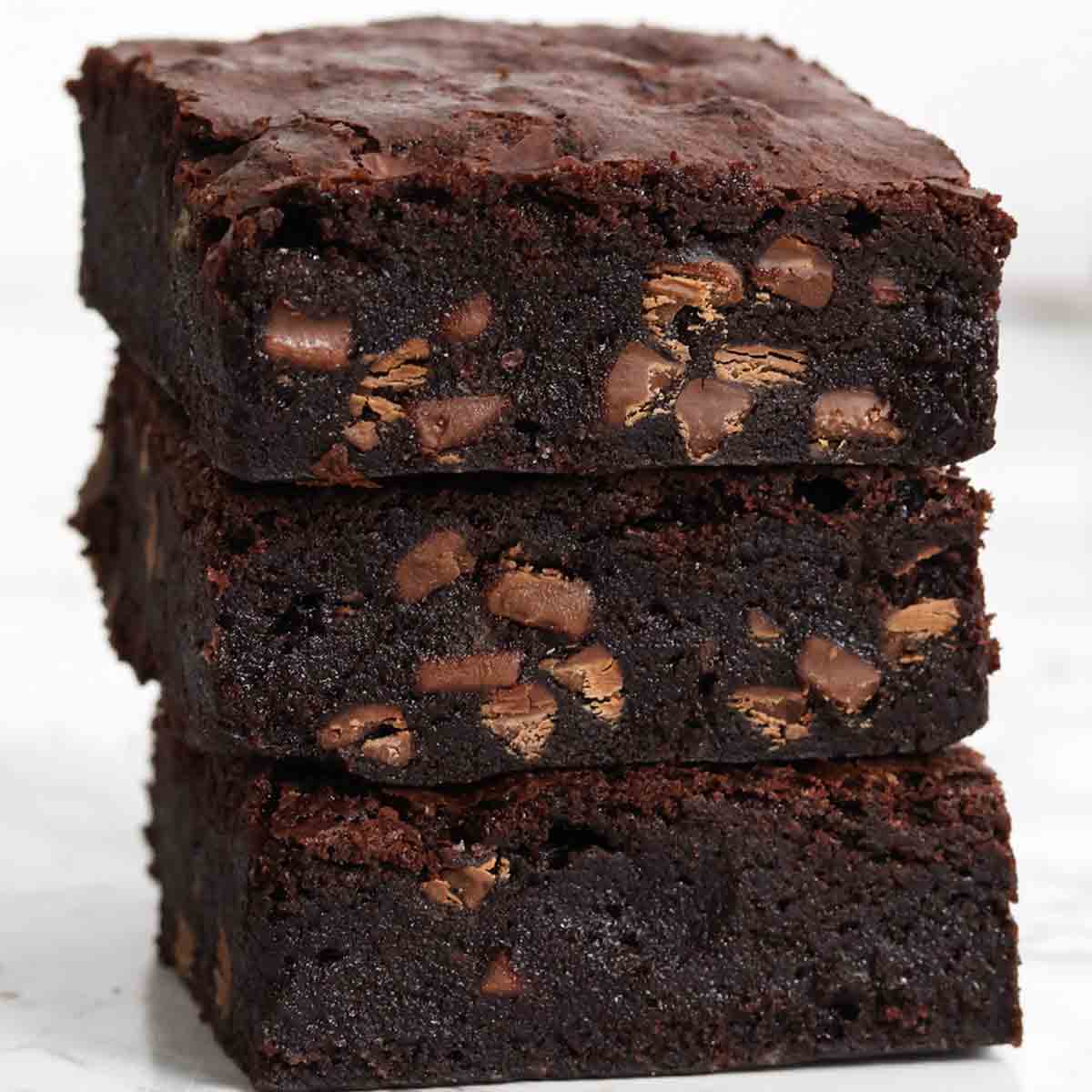 thumbnail image of fudge cocoa powder brownies made without chocolate