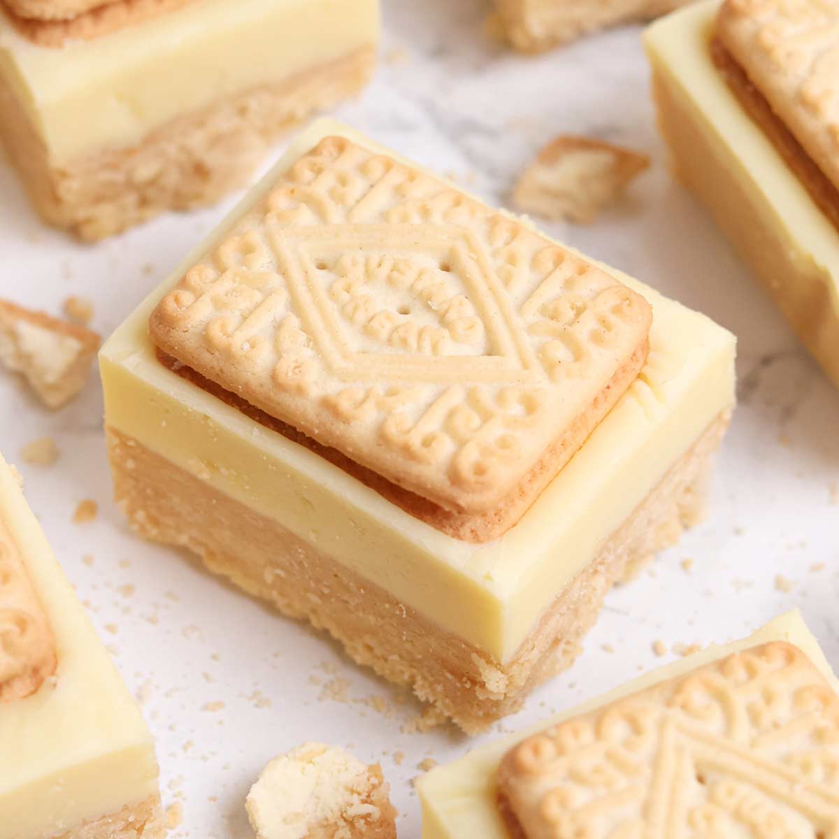 thumbnail image of no bake custard cream traybake