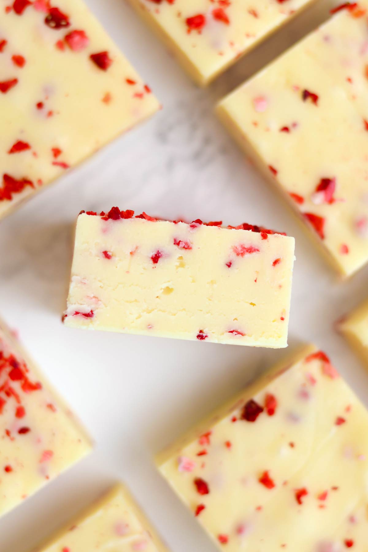 overhead image of strawberry lemonade fudge slices